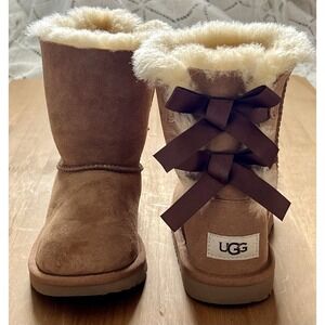 UGG Bailey Bow Boots Youth Sz 13 Chestnut Shearling Lined Soft Warm Kids Girls